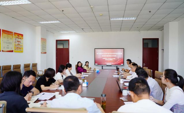 校领导调研指导思政...